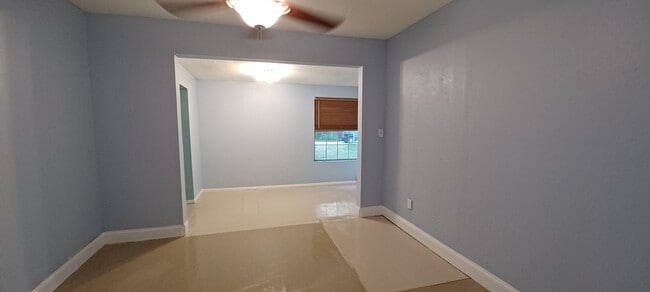 Photo - 10635 Mc Laurin Rd E