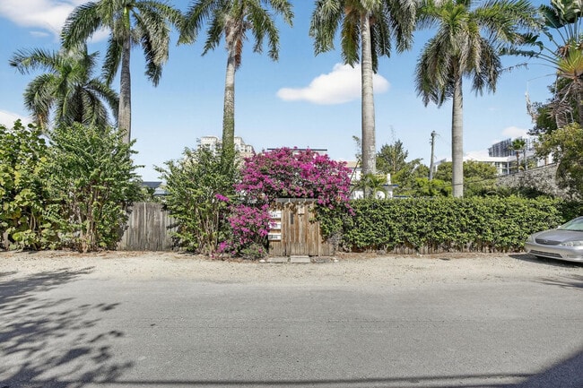 Photo - 501 SW 5th St Unit 1-3