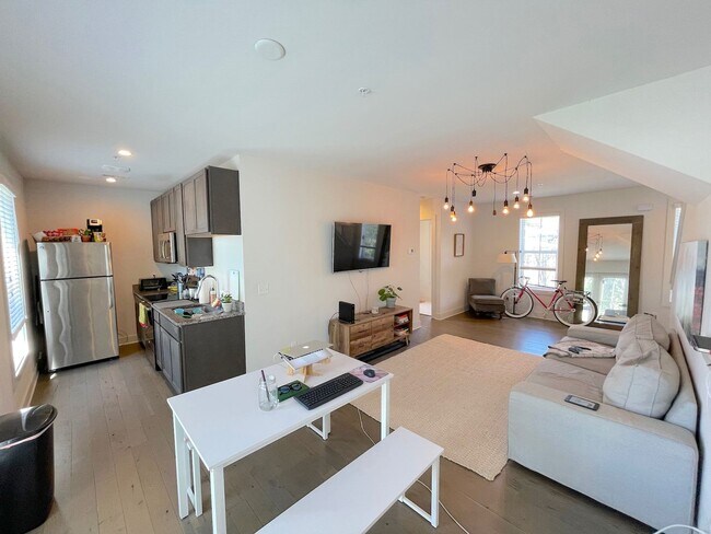 Photo - 613 E Duffy Ln Unit 613 E Duffy Ln A