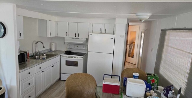 Photo - 381 Jacaranda Cir