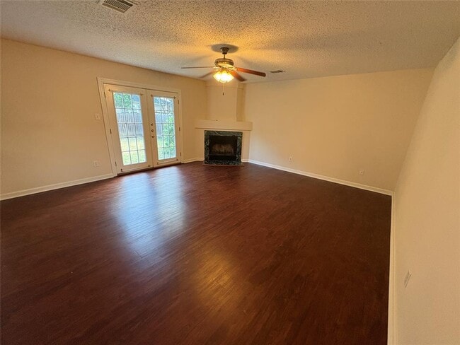 Photo - 1367 Lakeside Loop