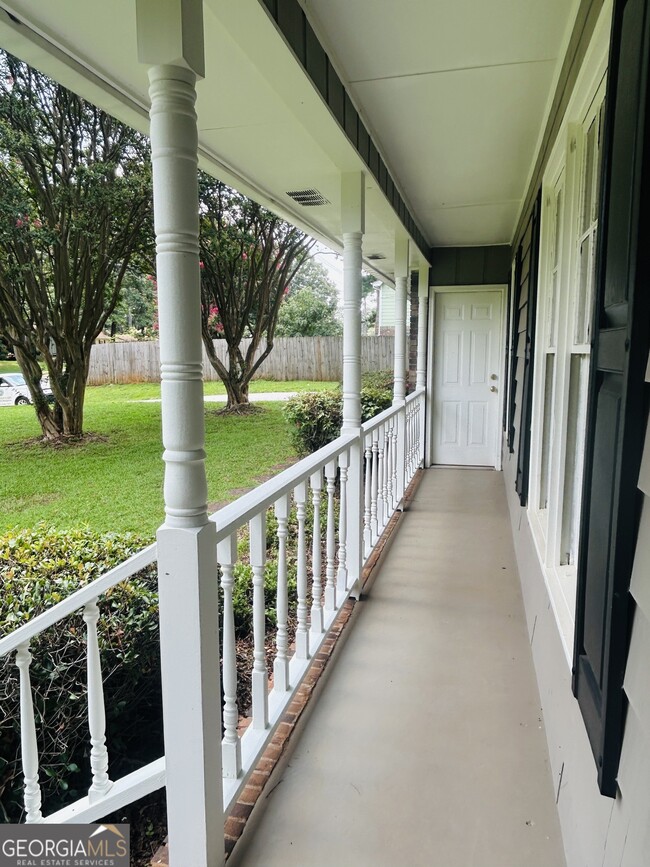 Photo - 5433 Wydella Rd SW