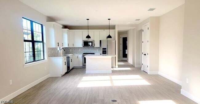 Photo - 11917 Sacra Pl