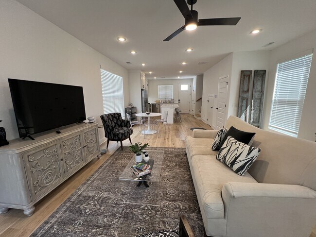 Photo - 1326 Van Buren Ave