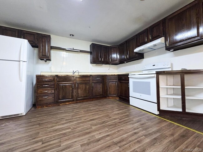 Building Photo - 48 Main St Unit 3