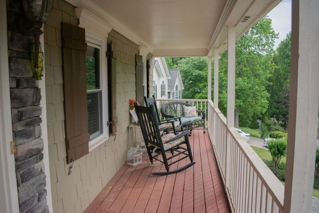 1028 Queensbury Run
