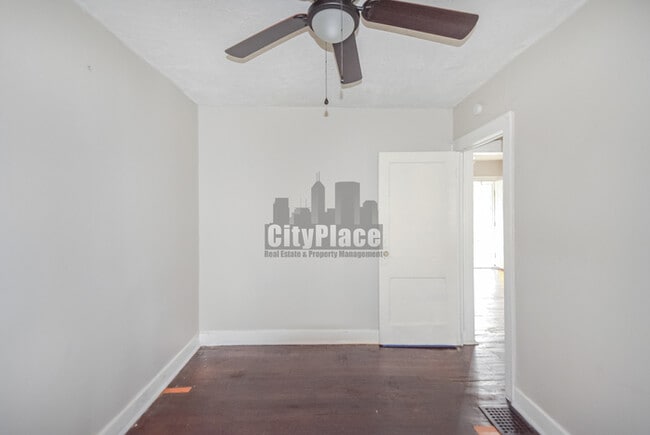 Photo - 1847 E Riverside Dr