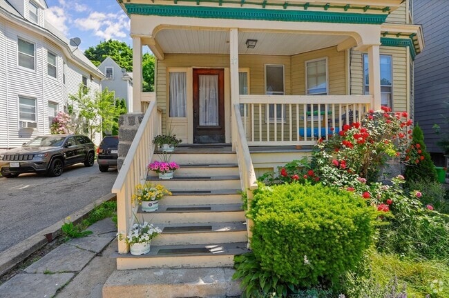 Building Photo - 17 Farquhar St Unit 3 Rental