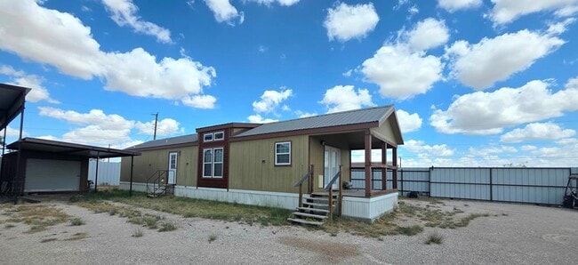 Building Photo - 4330 N Redland Ave Rental
