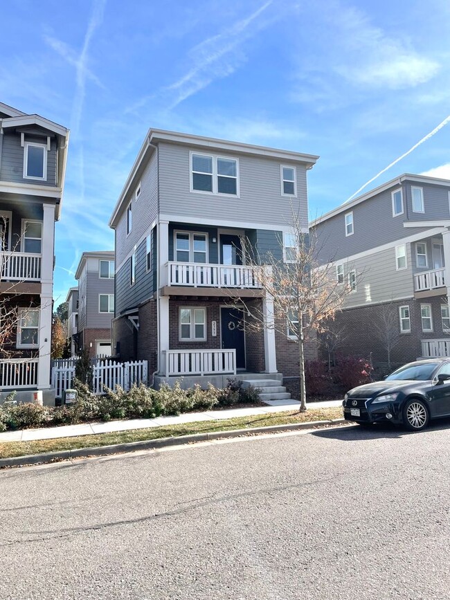 Newer Tri Level Home for RentAurora80014 Rental House Rental in