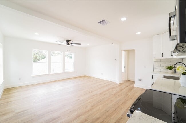 Photo - 1569 Elliott St Unit B