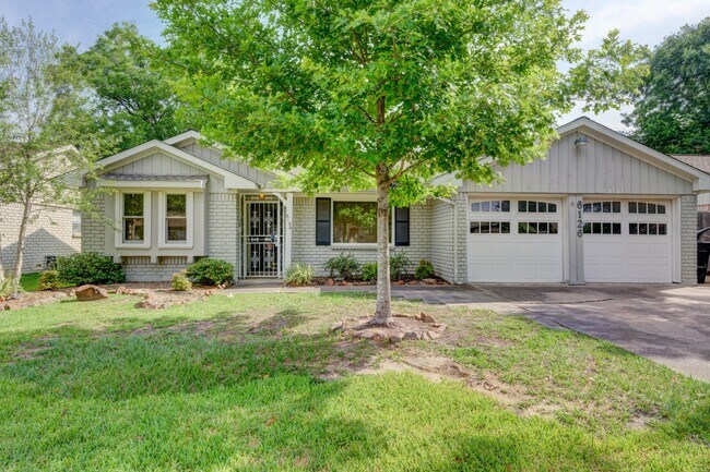 Building Photo - 6126 Rena St