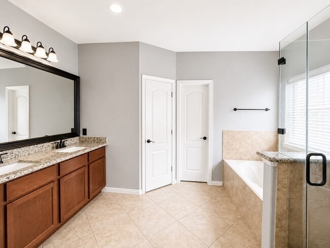 Photo - 28547 Lockeridge Springs Dr