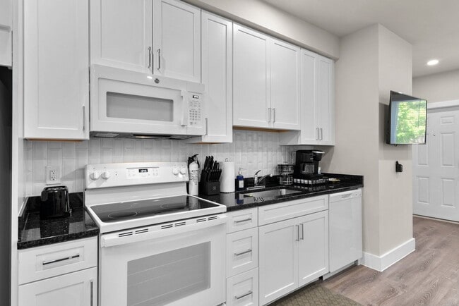 Photo - 711 16th St NE Unit 711 16th Street NE #1