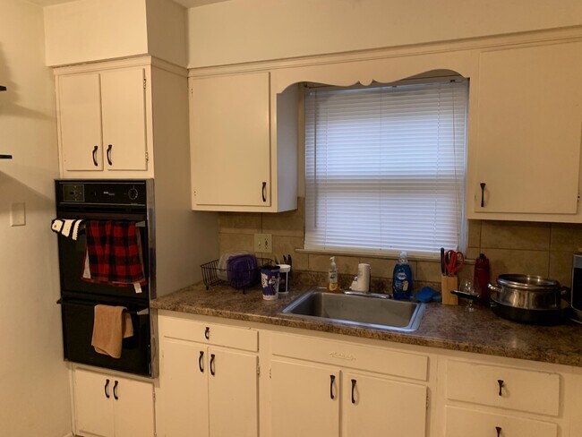 Photo - 1620 Loney St Unit 1