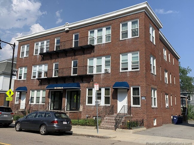 Building Photo - 1140 River St Unit 2R