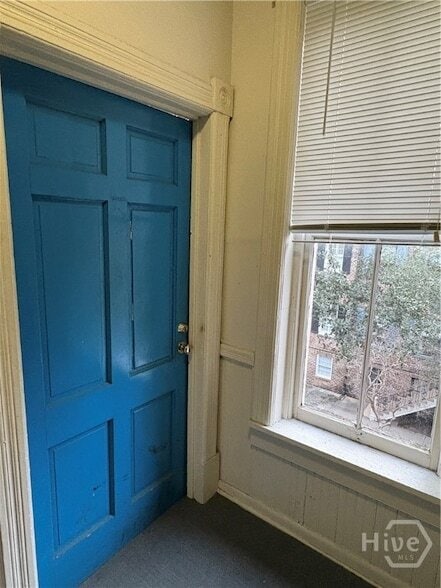 Building Photo - 219 E Taylor St