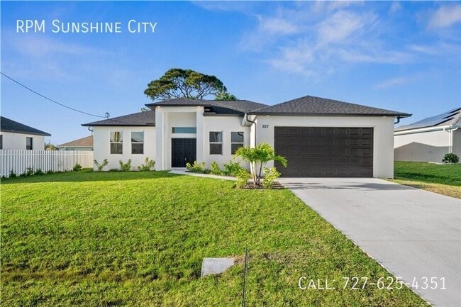 Building Photo - 335 SW 24th Pl