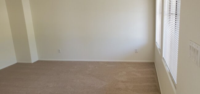 Living Room - 6611 N 28th Dr