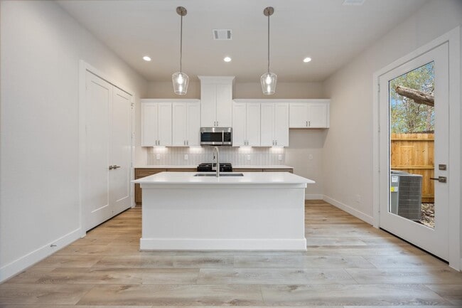 Photo - 6112 De Campo St