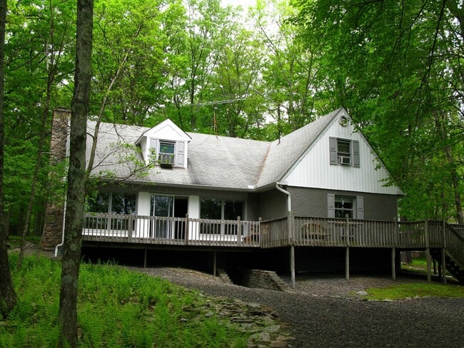 Photo - 392 Hallowood Dr