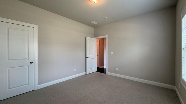 Photo - 1012 Knoxboro Ln