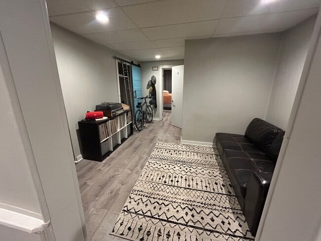 Photo - 3216 Jane St Unit 1