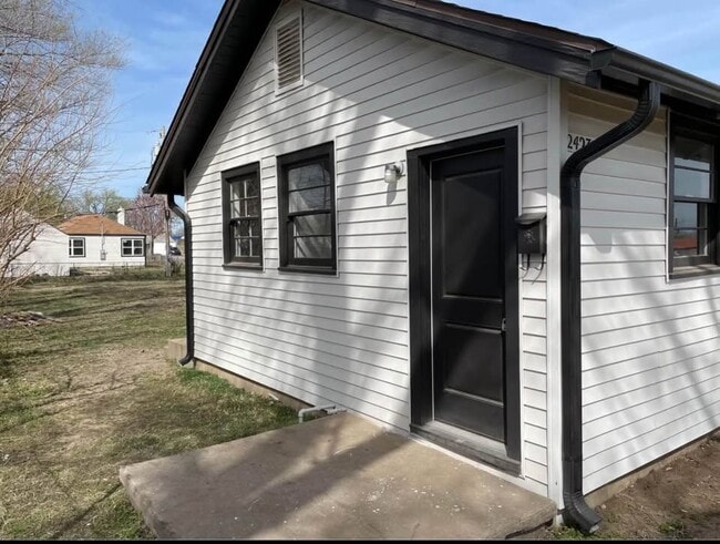 Photo - 2423 S Kansas Ave Townhome