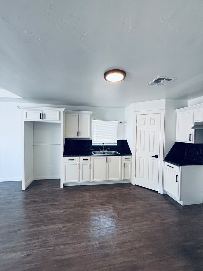 Photo - 418 SW 32nd St