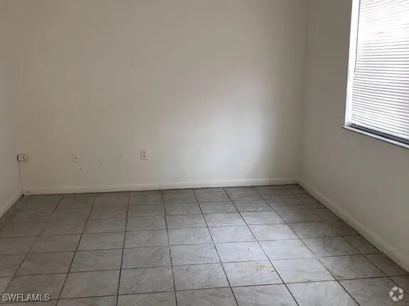 Building Photo - 2524 Congress St Rental