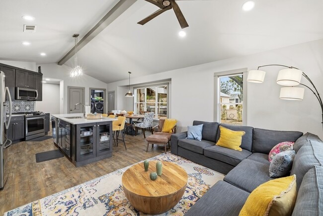 Photo - 275 Creek Ridge Trail W