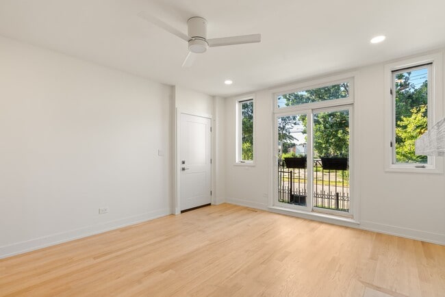 Photo - 2955 W Wilcox St Unit 1