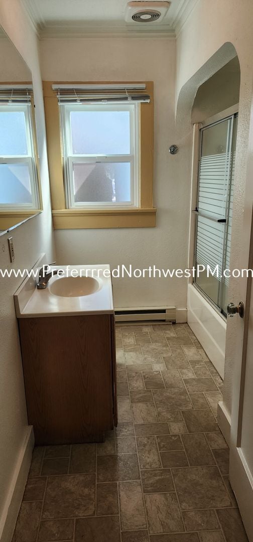 84 E 19th Ave