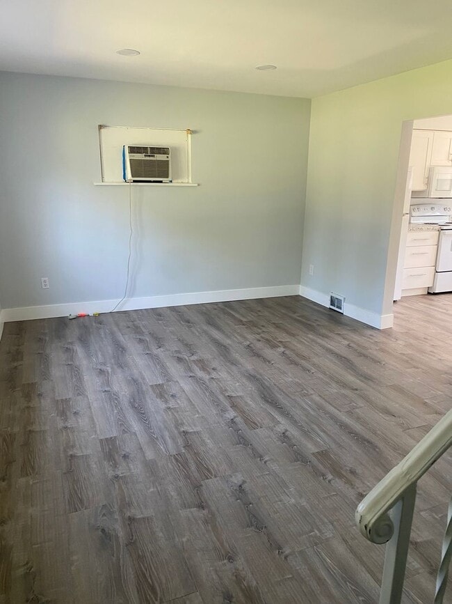 Photo - 1314 Willowbrook Rd