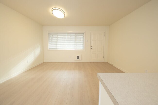 Photo - Stylishly Renovated 1 Bedroom in a Pet Friendly Irvington Flat! Unit CI1927
