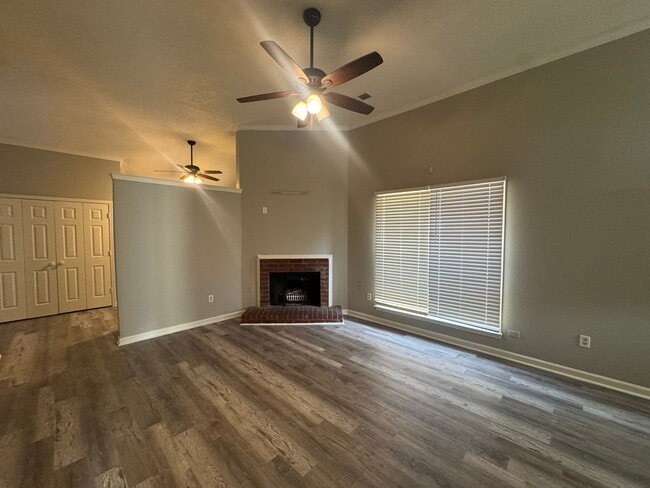 Photo - 615 W Ashley Glen Cir