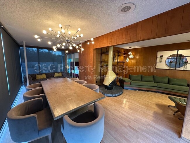 425 Edgerton Dr