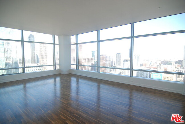 Photo - 900 W Olympic Blvd Unidad 30K Rental