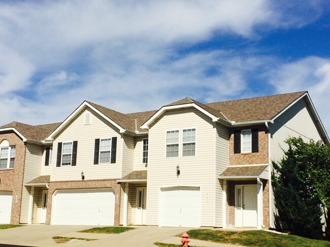 Building Photo - AD-33 Unit 413