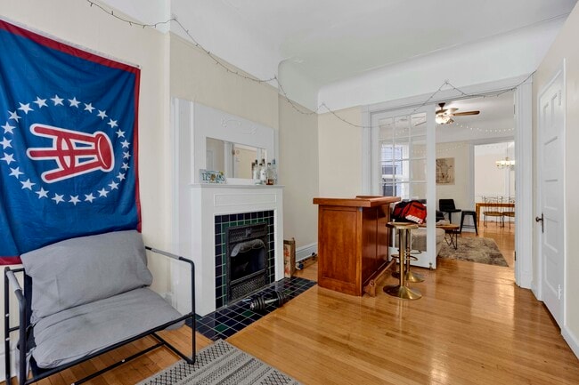 Photo - 2522 N Burling St Unit 2