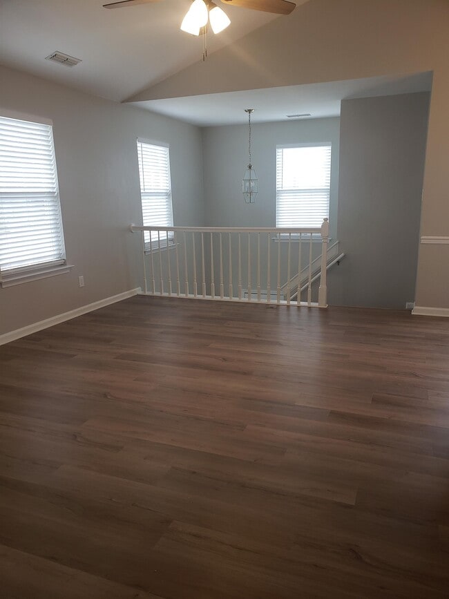 Photo - 304 Fireweed Ct