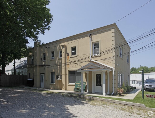 Photo - 195 W Hills Rd