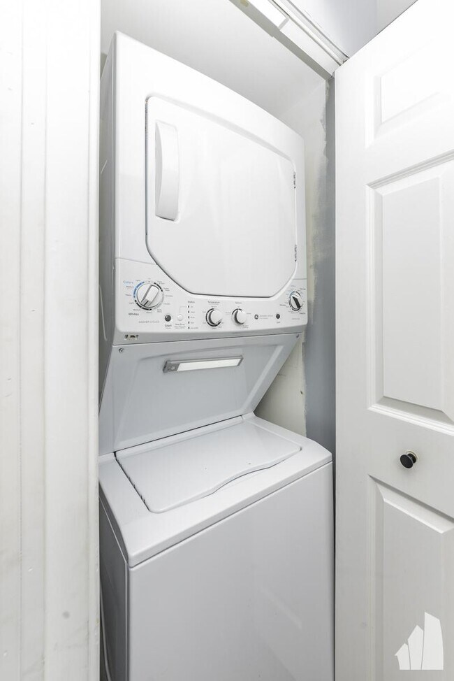 Photo - 2 bedroom in Chicago IL 60614 Unit 5207