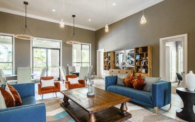 Photo - 2101 Kingsley Dr