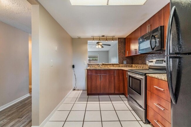 Photo - 6336 Newtown Cir Unit 36C1