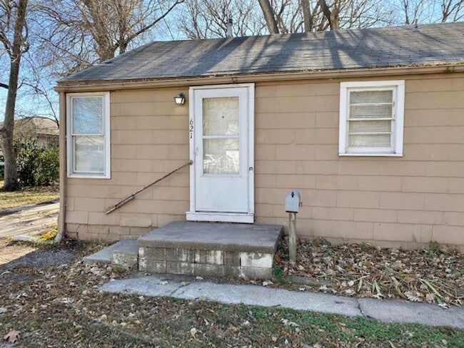Building Photo - N. Meridian Unit 621