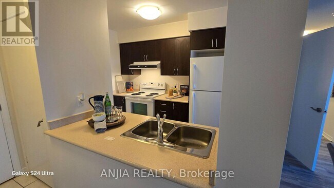 Photo - 61 Heintzman St Unit 1510