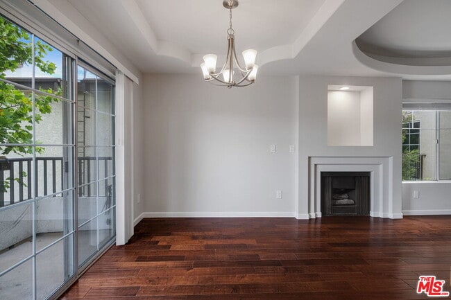 Photo - 10627 Moorpark St Unit 9