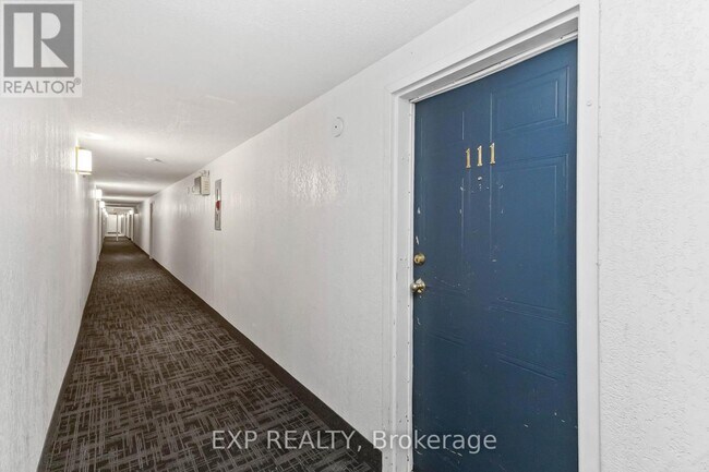 Photo - 725 Deveron Crescent Unit 111