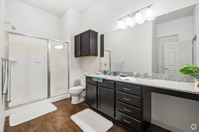 1BR, 1BA - 730SF - Bathroom